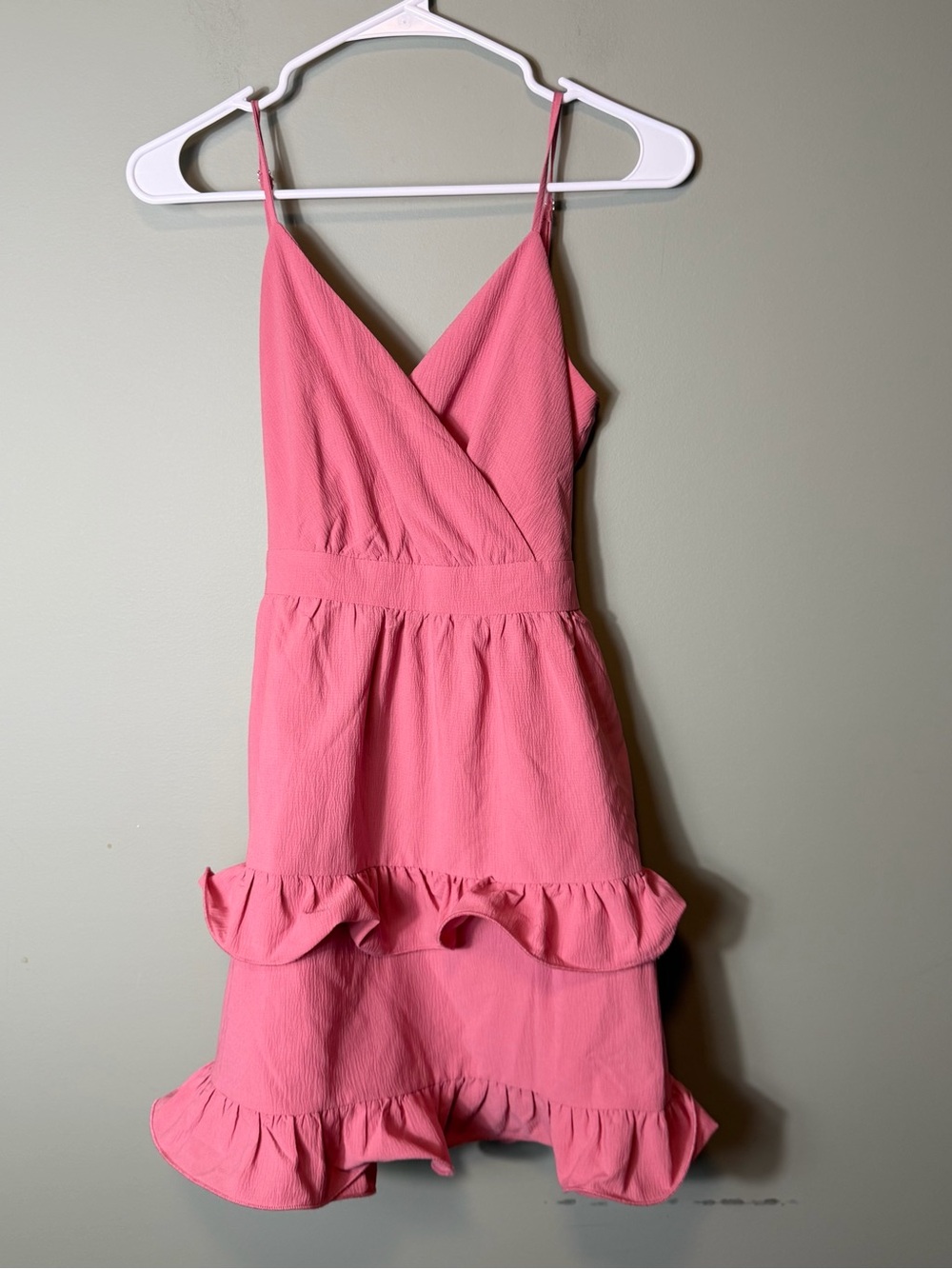 Blue Blush Women’s Rose Pink V-Neck Mini Ruffle Dress‎ Medium